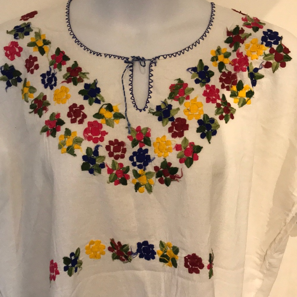 Embroidered Blouse - Picture 4 of 4